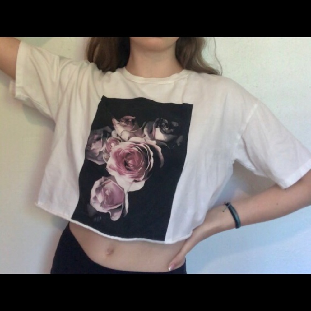Short Sleeved Crop Top